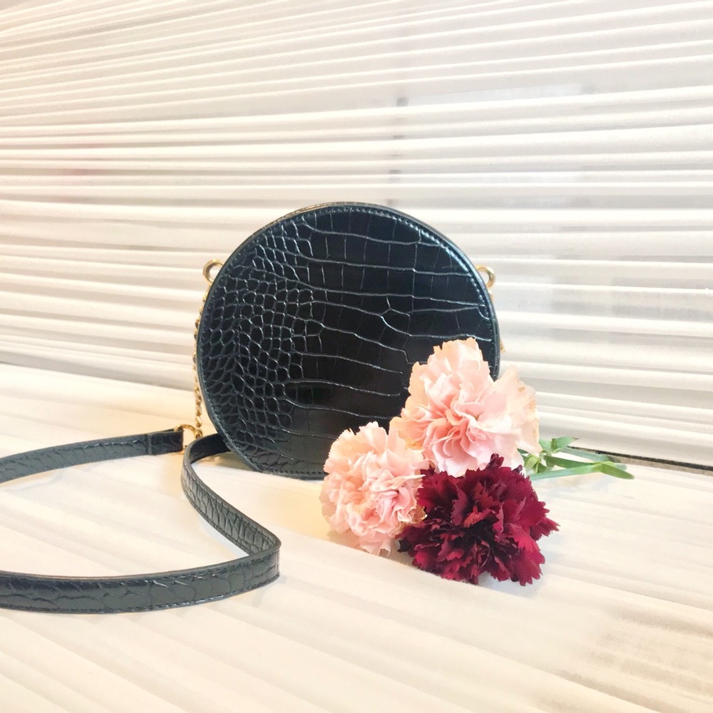 Cross body bag.